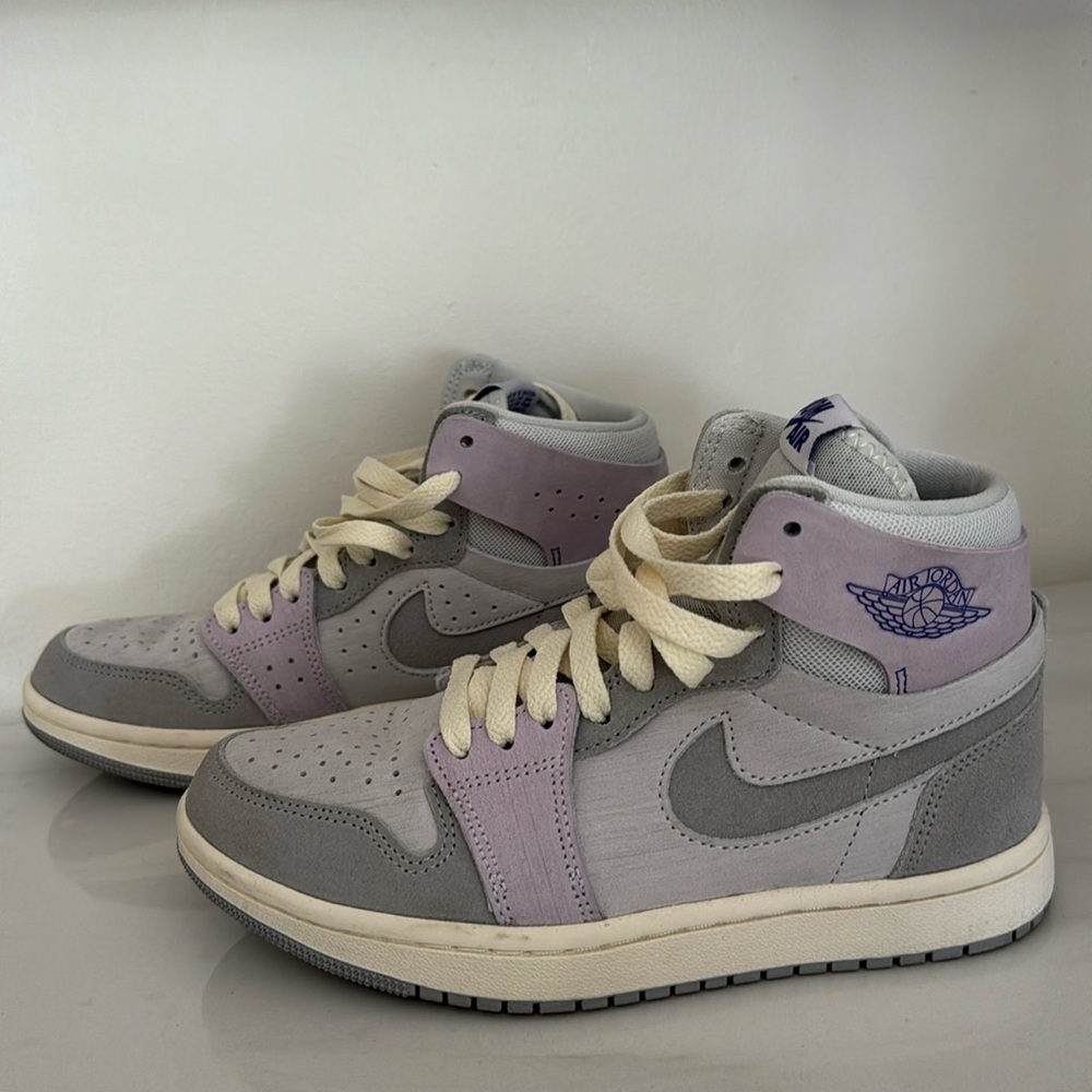 Air Jordan’s Purple and Gray Size 5 only worn once